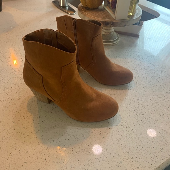 Torrid booties - Picture 3 of 6